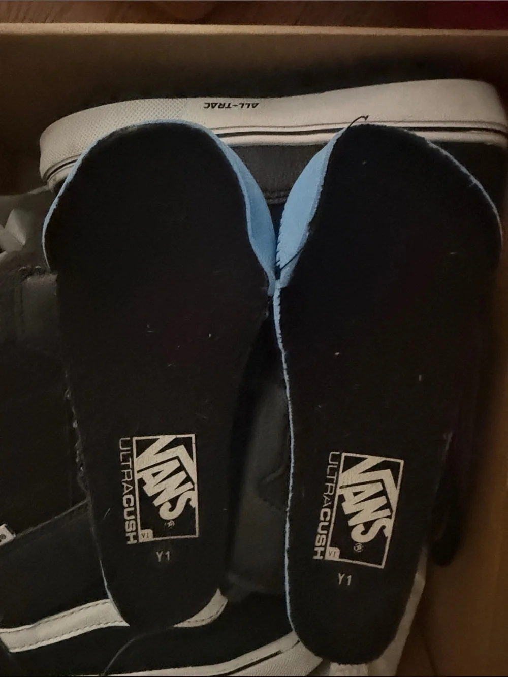 Vans Juvie Snowboard Boots size 1